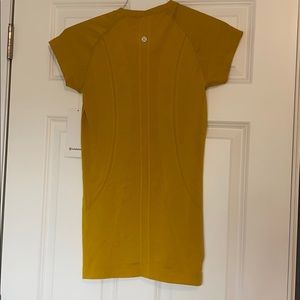 Lululemon swiftly tech ss crew